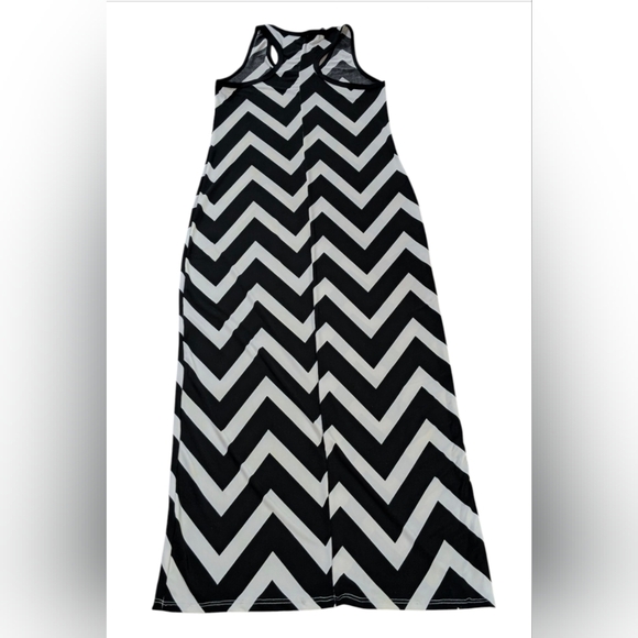 $5⛄NWT Soft Stitch Black and White Chevron Print Dress - Picture 6 of 6